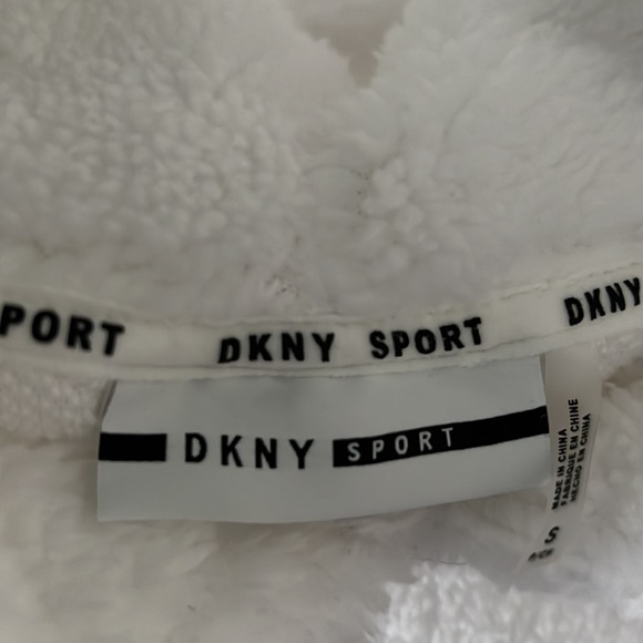 DKNY Sport Red Sox fleece pullover - Picture 3 of 5